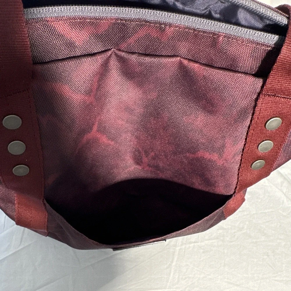 Columbia Womens Easy Out Medium Tote Shoulder Bag Red Nylon Zip Closure Logo